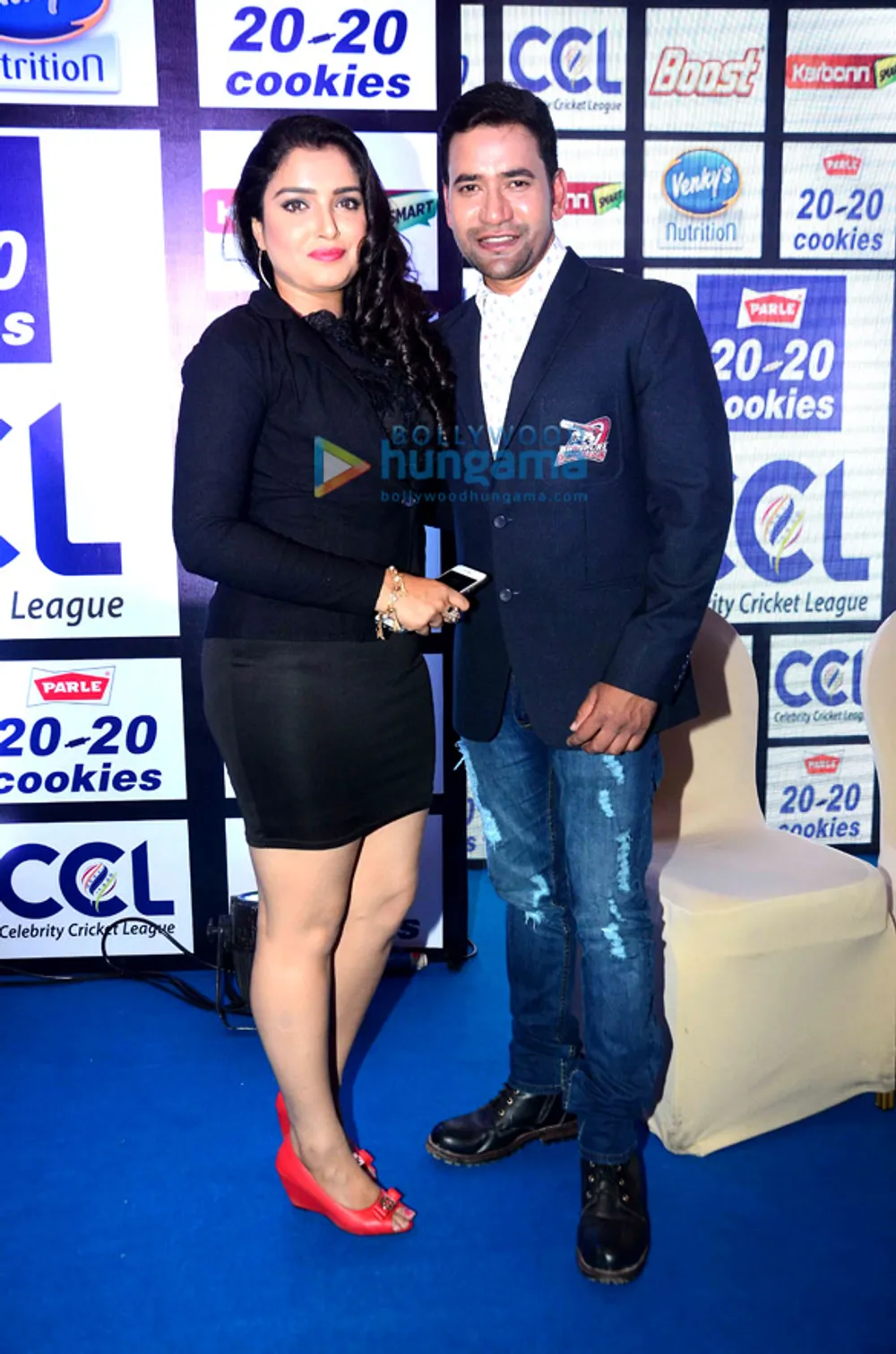 Dinesh Lal Yadav, popularly known as Nirahua, Bhojpuri film actor, singer and Bharatiya Janata Party Member of Parliament for Azamgarh from 2022 to 2024; photograph at a Celebrity Cricket League press conference in 2016, Wikimedia Commons